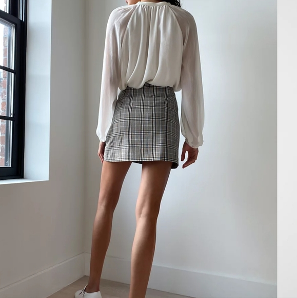 NWOT aritzia wilfred new classic mini skirt blk/cairo gold/freya 8 - Picture 2 of 7